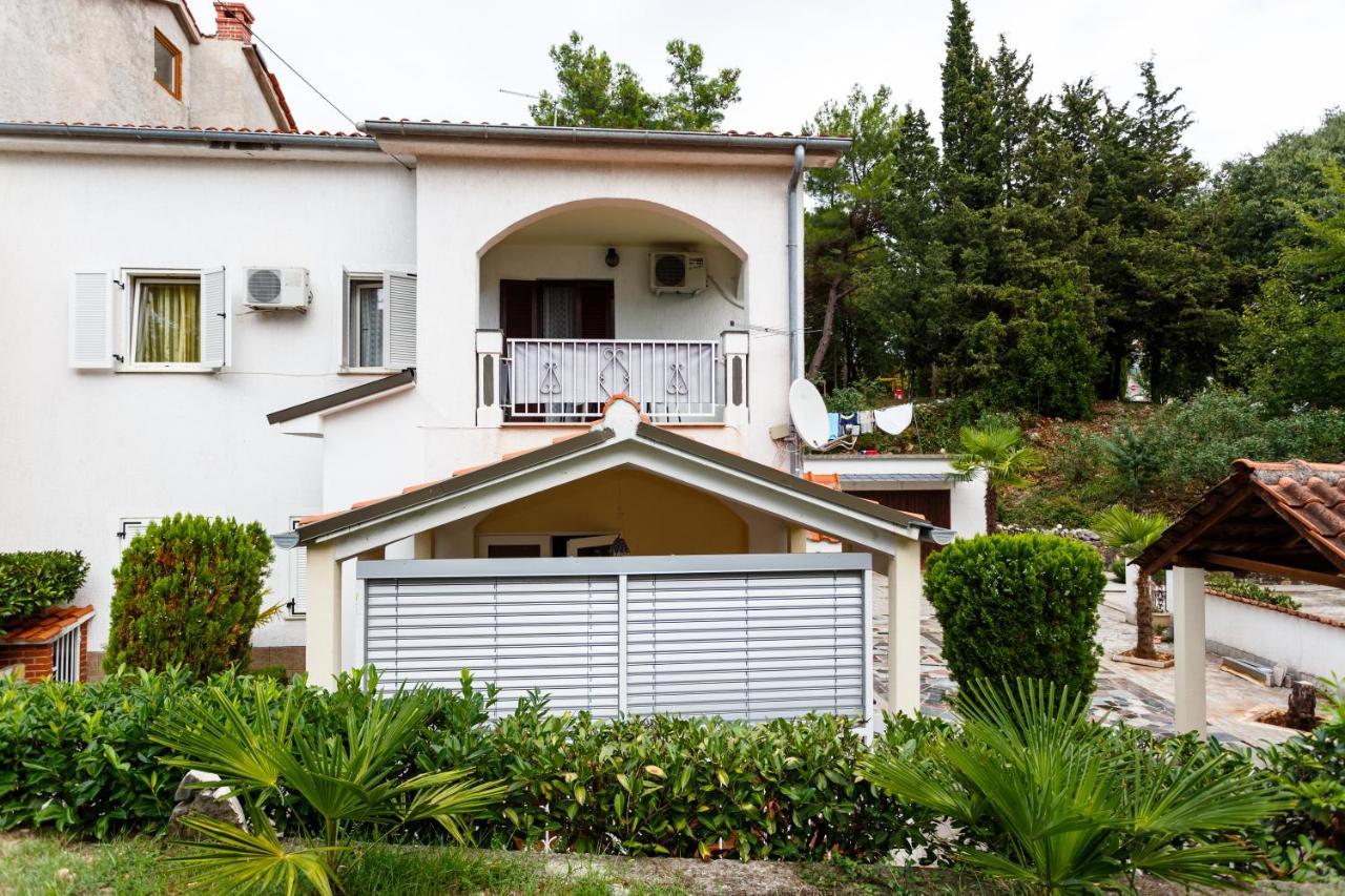 Apartmani Mili Malinska Exterior photo