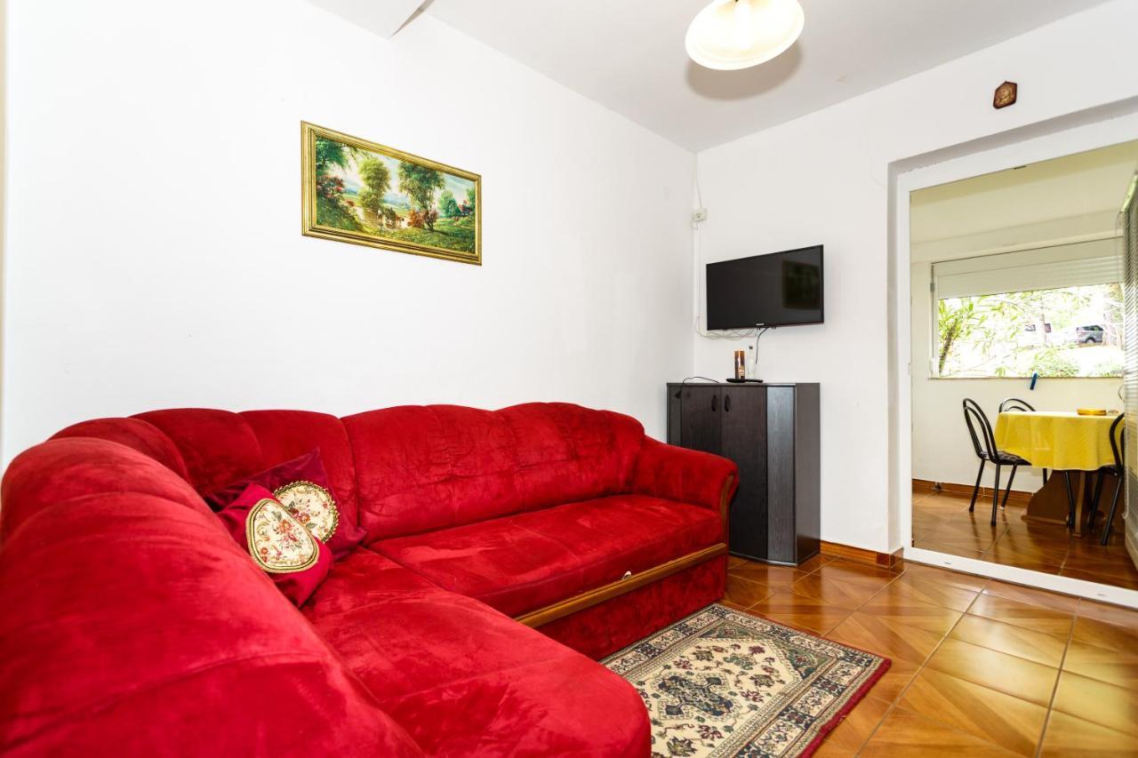 Apartmani Mili Malinska Exterior photo