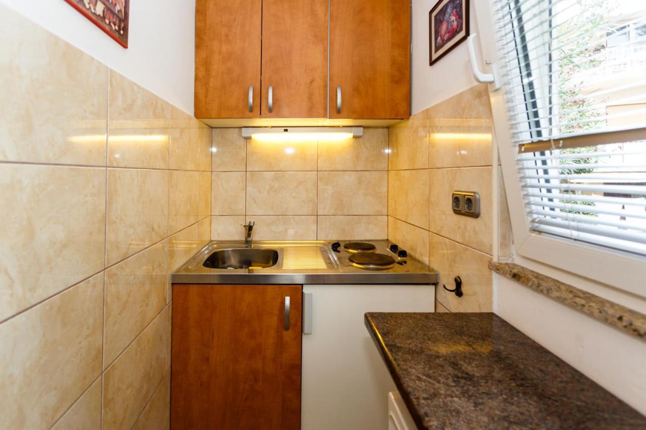 Apartmani Mili Malinska Exterior photo